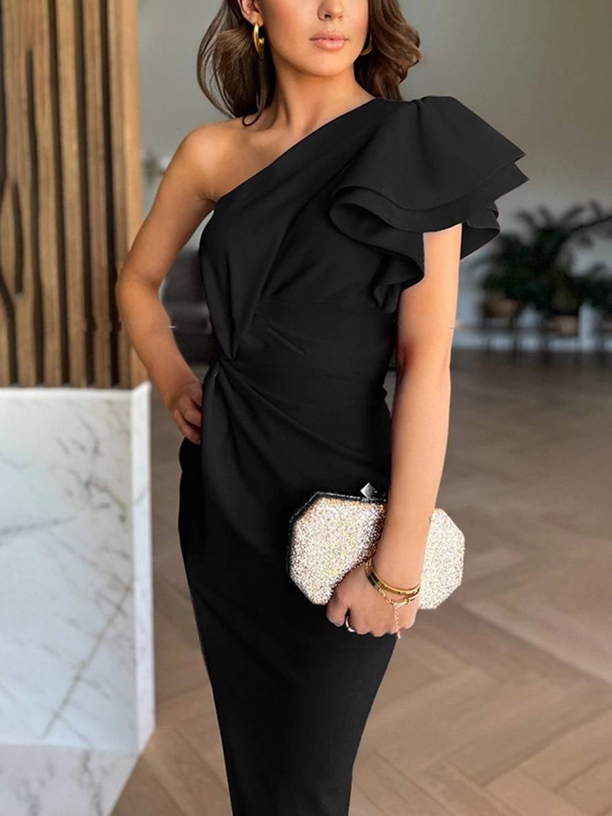 Suknia Wieczorowa z Falbanami i Wycięciami